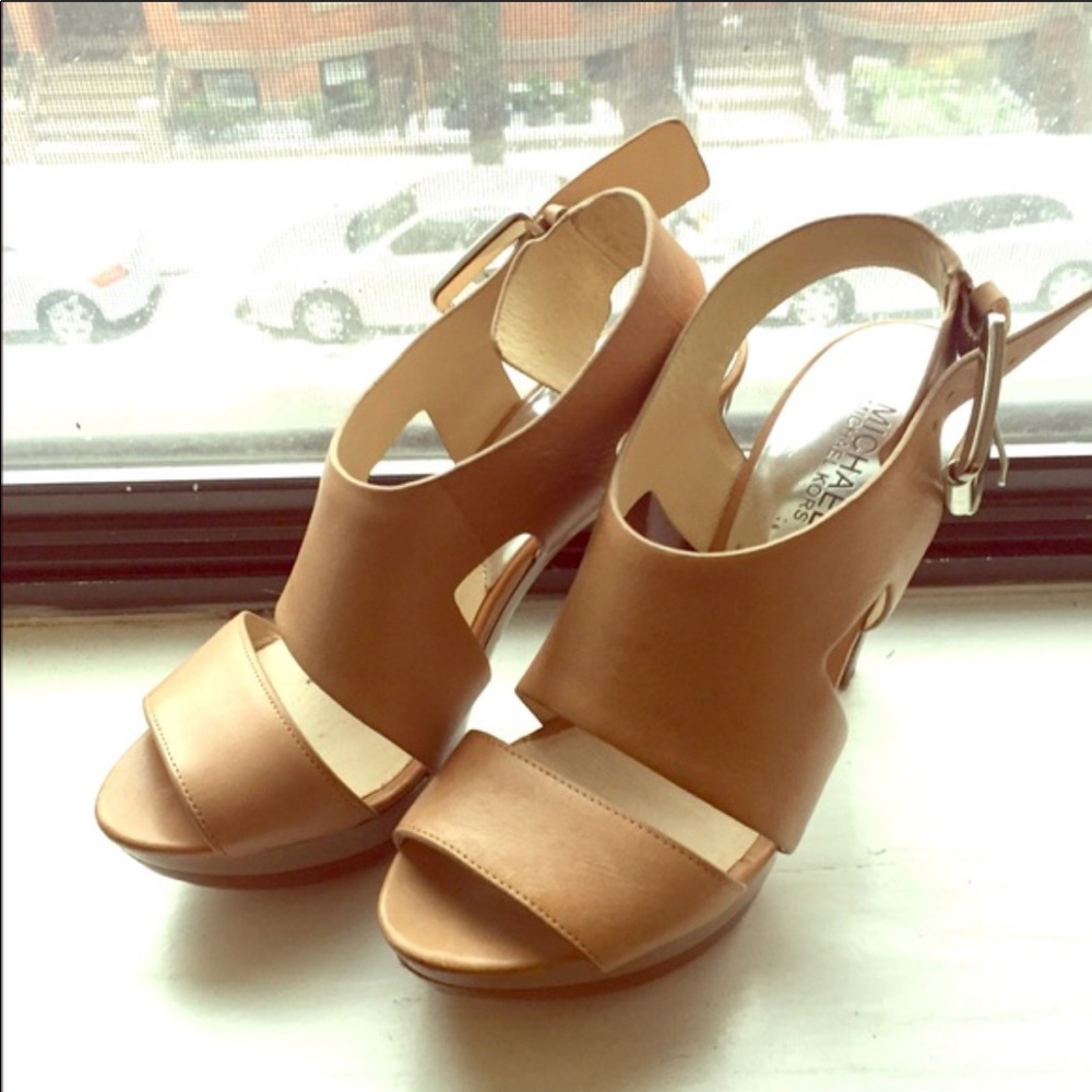 Michael Kors Tan Heel